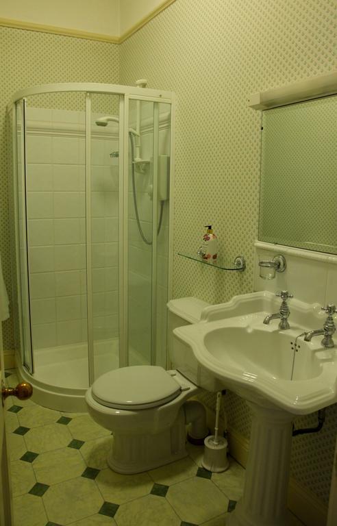 Hotel Roscaoin House Westport Habitación foto